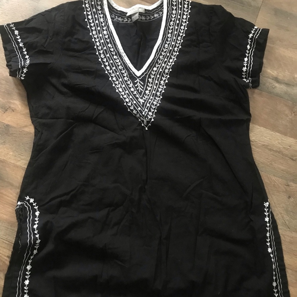 Black and whit shirt